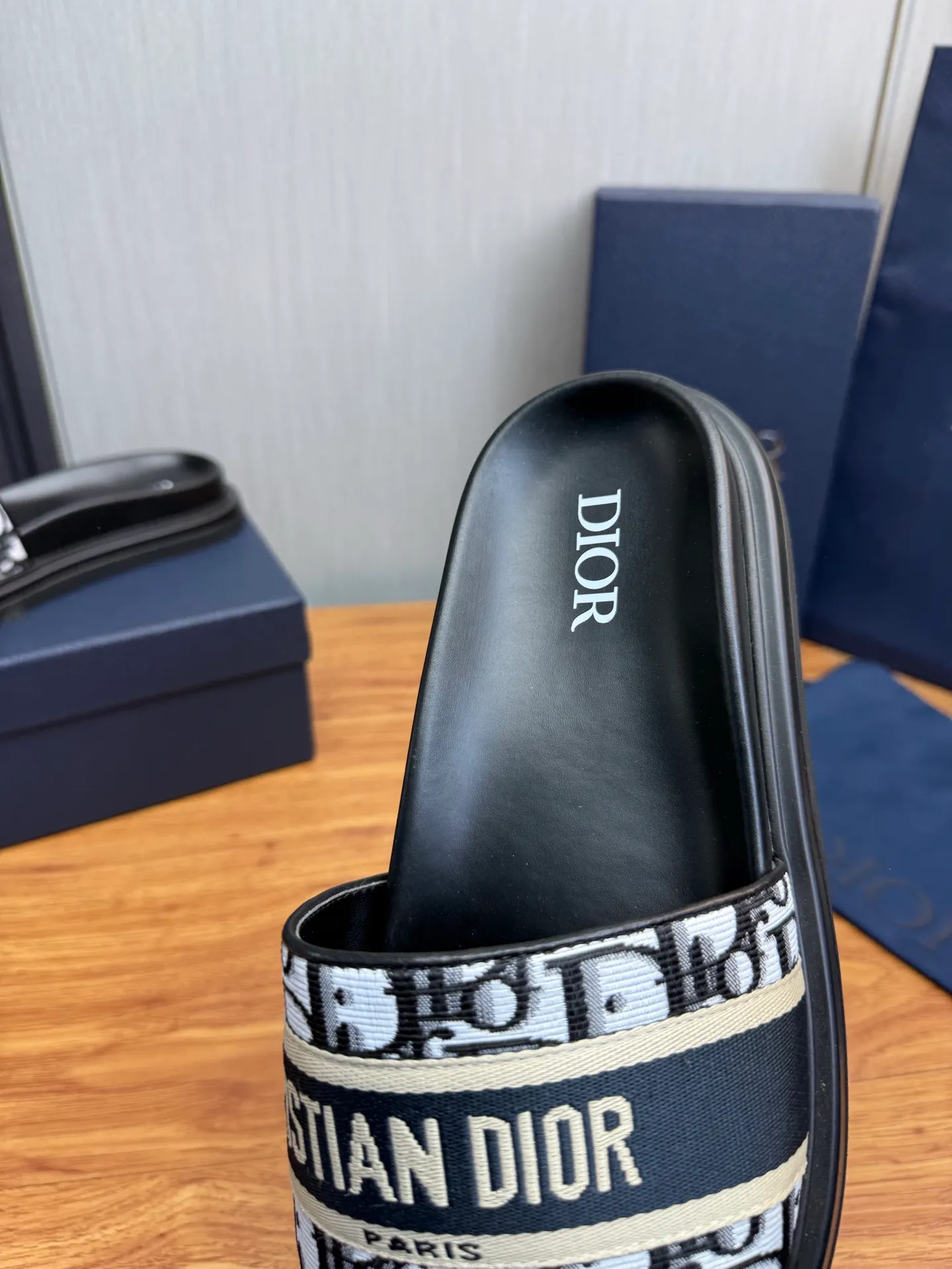 Men's shoes 260💰 Dior. Men's slippers🩴Official website 1:1 production 38-45 size 45 46 🉑️Customized original material shipped✅